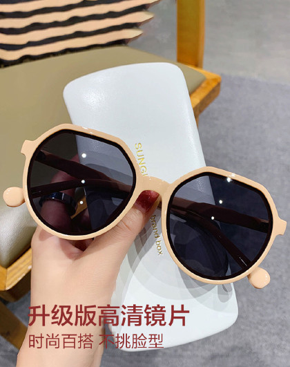 新款ins复古防紫外线眼镜女显脸小出游太阳镜防晒遮阳用品